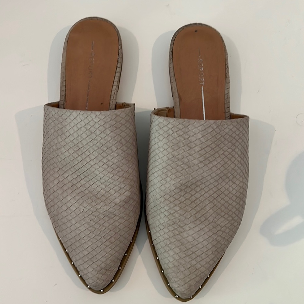 Report mules in size 7